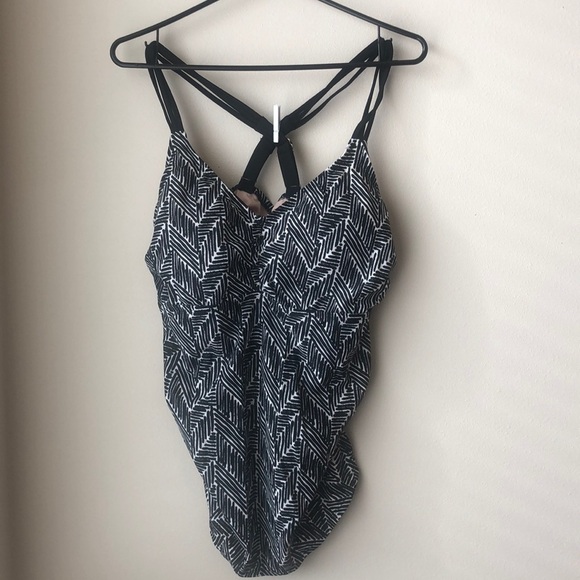 Ava & viv crisscross back tankini - Picture 1 of 7